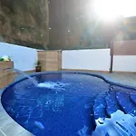 Isabel * يوريت دي مار